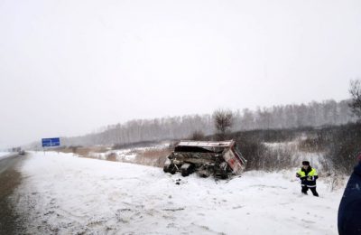 Водитель погиб в столкновении с КамАЗом в Убинском районе