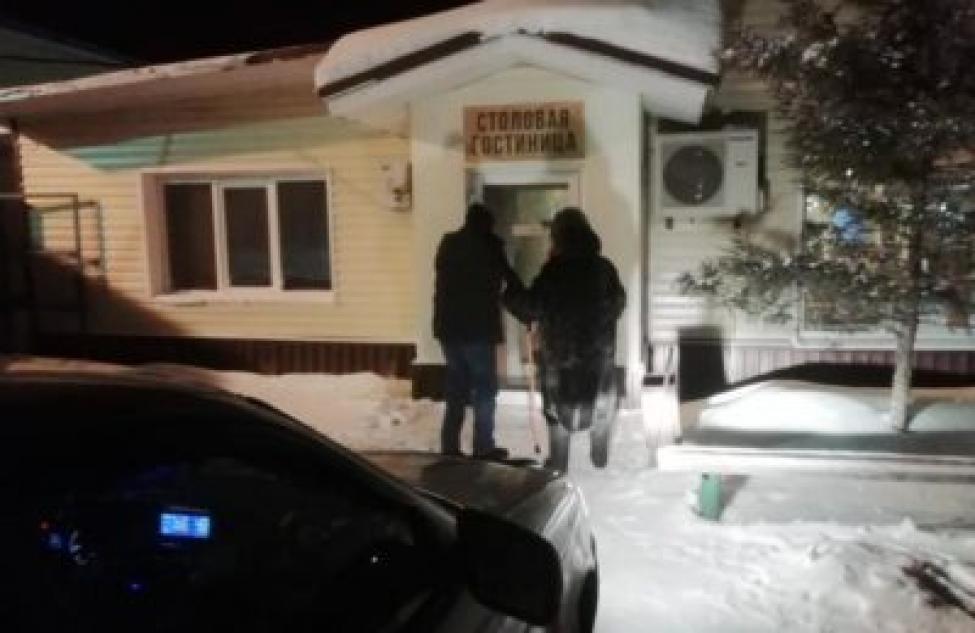Замерзающих людей спасли на трассе в Коченевском районе