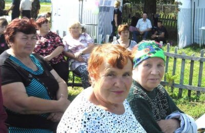 Губернатор Травников поздравил с юбилеем села жителей Федоровка
