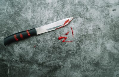 Пенсионер ударил ножом в грудь жителя Чановского района