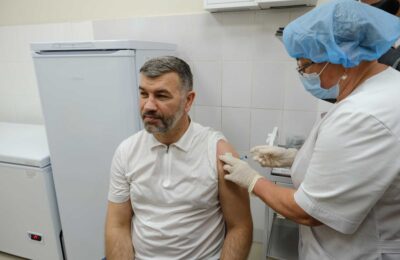 Министры областного правительства прошли ревакцинацию от коронавируса
