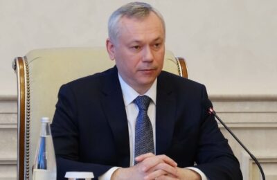 Губернатор Андрей Травников поддержал инициативу коллег по перечислению однодневной зарплаты на нужды бойцов СВО