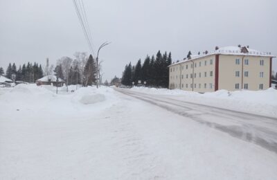 Вывозка снега с улиц села Северного