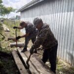 В Северном меняют дощатые тротуары