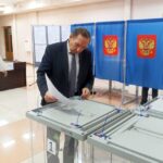 Глава Северного района Сергей Коростелев проголосовал одним из первых