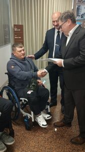 Ветеранам СВО вручили ключи от автомобилей