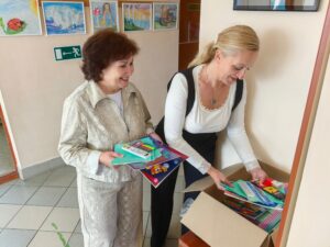 Канцтовары для нуждающихся: вклад в акцию «Страна знаний»
