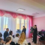 Песни военных лет исполнили в школе искусств в Северном