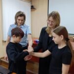 О профессии полицейского говорили в В-Красноярской школе