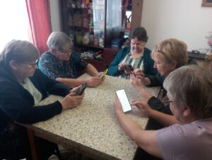 Искусственный интеллект осваивает старшее поколение в Северном