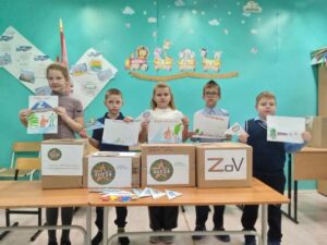 Посылки на СВО собрали к Новому году учителя и школьники из Бергуля