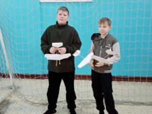 Юные авиаторы соревновались в авиамоделизме в Новосибирске