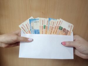 Самозанятые новосибирцы получили возможность оформлять больничные выплаты