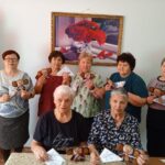 Поддержка защитников: в Северном в отделении дневного пребывания создавали символы добра