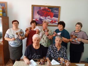 Поддержка защитников: в Северном в отделении дневного пребывания создавали символы добра