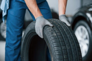 Быстро переобуют: новосибирская компания ускорит монтаж шин благодаря бережливым технологиям