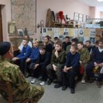 Участник СВО встретился с юнармейцами в Северном