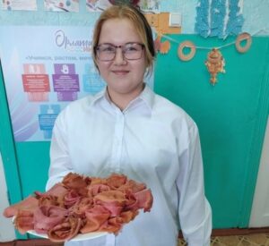 Вкус и традиции Масленицы: в Витинской школе прошел гастрофестиваль блинов