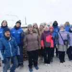 Волонтеры помогли сложить дрова матери участника СВО