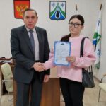 Свидетельство на покупку жилья вручили жительнице Северного округа