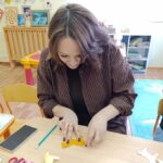 Как родители и воспитатели в Северном создавали светоотражающие элементы вместе