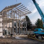 Как выбрать надежный металл для строительства загородного дома