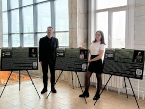 Передвижная экспозиция «Герои Сибири» открылась на автовокзале в Новосибирске