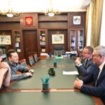 Сергей Безруков и власти Новосибирска обсудили развитие детского театра