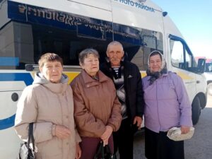 Мобильная бригада КЦСОН оказывает помощь маломобильным гражданам и инвалидам