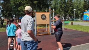 Летний праздник спорта прошел в Северном: дартс, волейбол и перетягивание каната