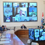 Андрей Травников поручил организовать заправку большегрузного транспорта на отдельных АЗС