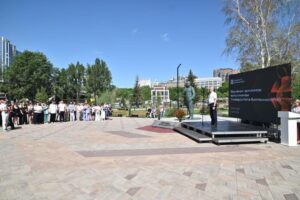 Лучшие выпускники биотехнологического вуза получили дипломы из рук Губернатора