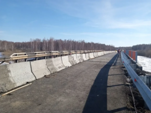 Ремонт моста через реку Ича продолжается