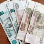 С 1 октября работникам бюджетной сферы повысят зарплаты на 7,5%