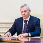 Губернатор Андрей Травников проголосовал в первый день выборов через ДЭГ
