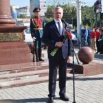 В Новосибирске возложили цветы к Стеле в память о блокаде Ленинграда